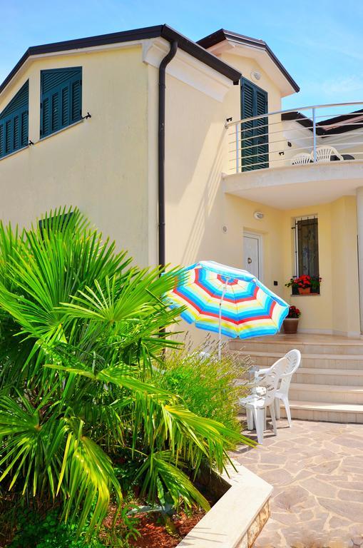 Apartments Sv. Pelegrin อูมัค ภายนอก รูปภาพ