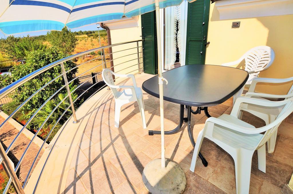 Apartments Sv. Pelegrin อูมัค ภายนอก รูปภาพ